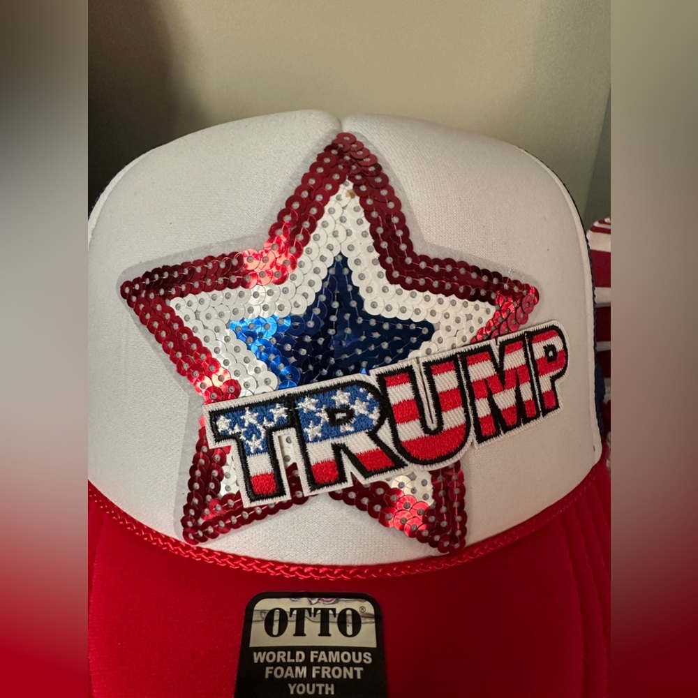 NWT Trump Trucker Hat! ❤️🇺🇸💙 - Picture 2 of 6